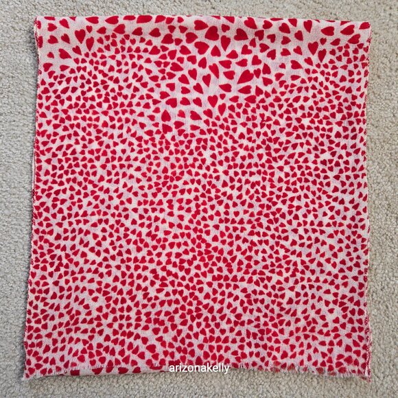 100% Wool Oblong Scarf With Heart Design - Picture 8 of 10